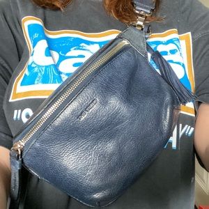 Navy blue leather THE TREND bag